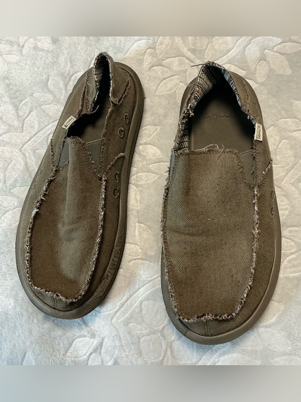 Sanuk Men’s Brown Canvas Slip-On Shoes Size 9 Distressed Casual Loafers